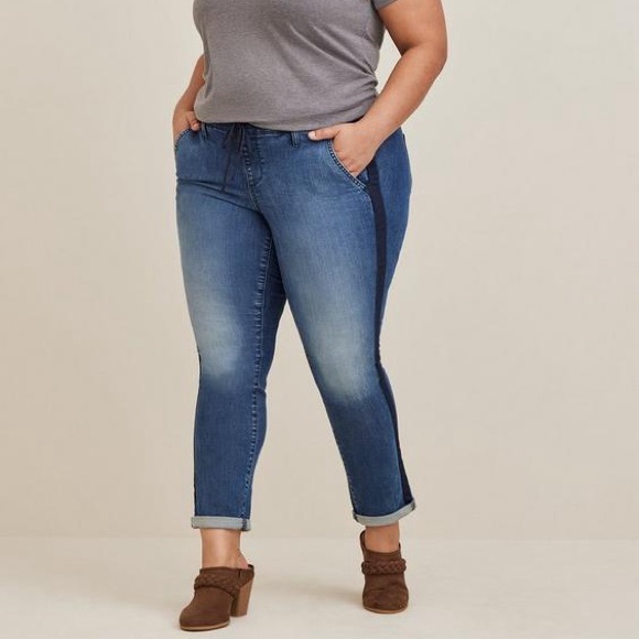 Torrid Pull-On Boyfriend Straight Super Soft Mid-Rise Jean 2S 2X Venus - Picture 3 of 9